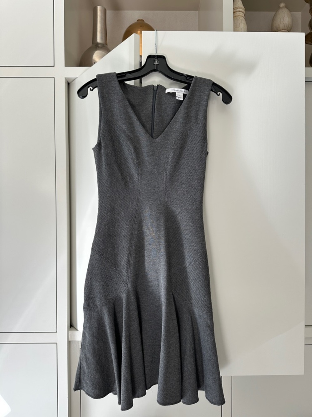 Diane Von Furstenberg Charcoal Gray Sleeveless V‑Neck Midi Dress